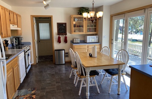 Coolin Haus | Beautiful Priest Lake Getaway with Private Dock 3Br 2Ba