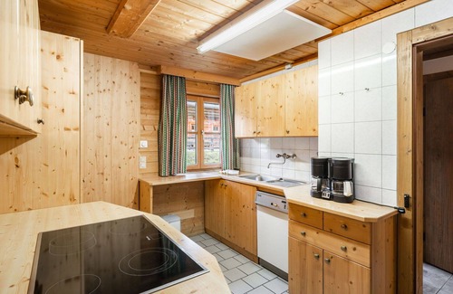 Untertauern Haus | Schönes alleinstehendes Ferienhaus für 17 Leute mit W-LAN, TV, Balkon und Parkplatz