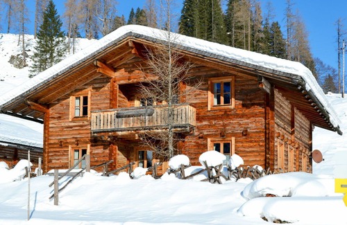 Untertauern Haus | Schönes alleinstehendes Ferienhaus für 17 Leute mit W-LAN, TV, Balkon und Parkplatz