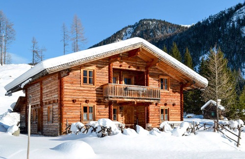 Untertauern Haus | Schönes alleinstehendes Ferienhaus für 17 Leute mit W-LAN, TV, Balkon und Parkplatz