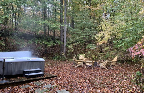 New Marshfield Kabine | Abgeschiedener Waldrückzug außerhalb Athens, OH und Hocking Hills