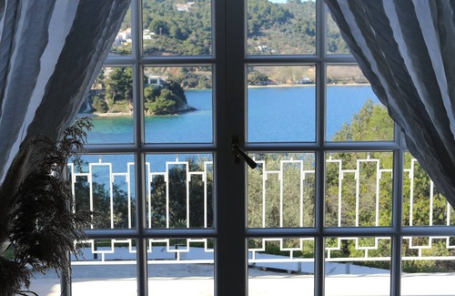 Kanapitsa Villa | Schöne Villa mit Aussicht und Pool, 1 Minute zu Fuß zum Strand