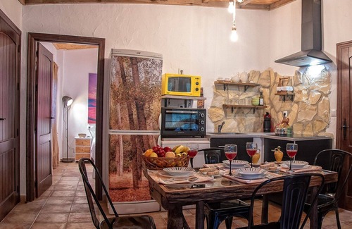 Iznajar Haus | Schönes alleinstehendes Ferienhaus mit Klimaanlage, Whirlpool, privatem Pool, W-LAN, Parkplatz