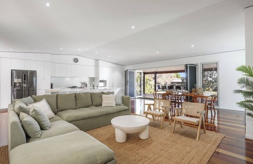 Amity Point Haus | Beautiful Property with all bedrooms with ensuites