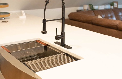 Spring Hill Hütte | Beautiful, Relaxing Farm Retreat with amazing grounds