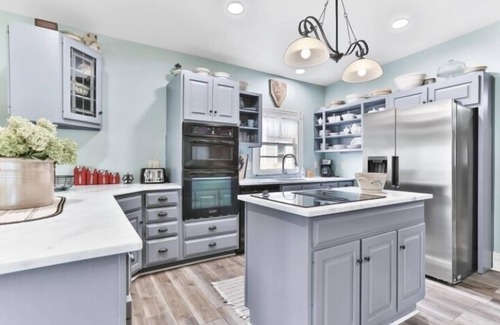 Shelbyville Hütte | Beautiful restored Victorian farmhouse