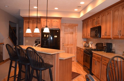 Champion Haus | Wunderschönes Southwind Ski in / out Townhome mit Whirlpool in 7 Springs Gated Community