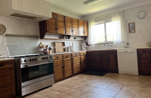 Lagoa e Carvoeiro Villa | Schöne geräumige, gut ausgestattete Villa, Klimaanlage, WLAN, englischer Fernseher, großer Pool ..