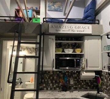 Berrien Springs Wohnung | Beautiful studio loft near wineries, orchards, & beaches