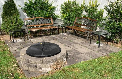 Berrien Springs Wohnung | Beautiful studio loft near wineries, orchards, & beaches