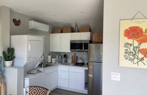 Angels Camp Haus | Beautiful Tiny Home in lush vineyard setting