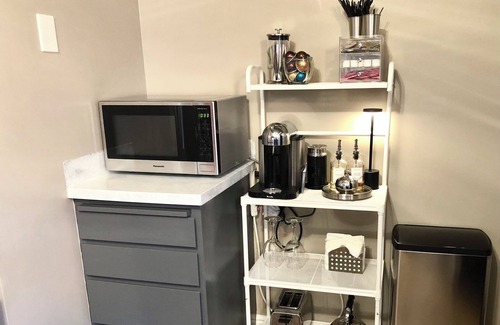 Clearfield Haus | BEAUTIFUL TOWNHOME!! FAST WIFI, 5 MIN TO HAFB.