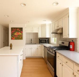Sharon Wohnung | Beautiful two-bedroom residence nestled in the lovely town near Boston