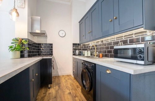 Cheltenham Wohnung | Beautiful Two Bedroom Regency Apartment