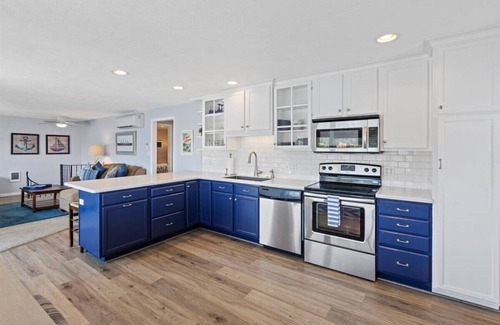 Worley Haus | Beautiful, updated lakefront home on Lake Coeur d’Alene - sleeps up to 8