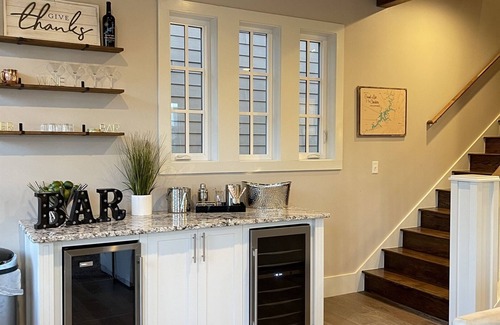 Langley Haus | Beautiful Upscale Grand Lake Home in Gated Community