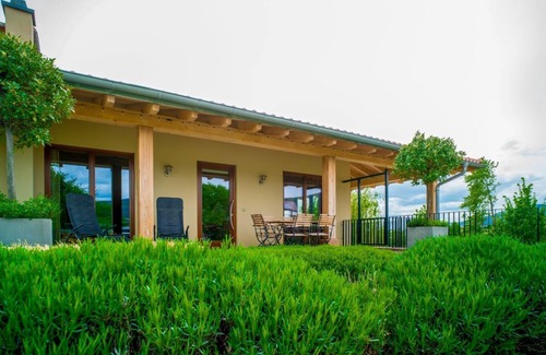 Edenkoben Wohnung | Beautiful vacation apartment on the edge of the Palatinate Mountains