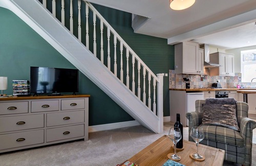 New Mills Haus | Schönes Ferienhaus für 2 Gäste mit W-LAN, Haustiere erlaubt und Parkplatz