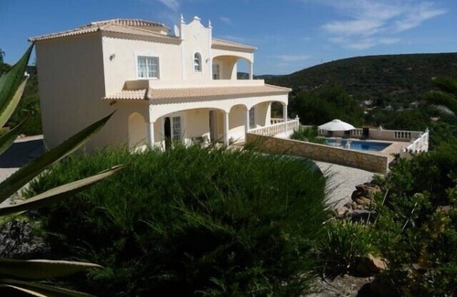 Sao Clemente Villa | Wunderschöne Villa mit beheiztem Schwimmbad in Hügeln mit spektakulärem Ausblick