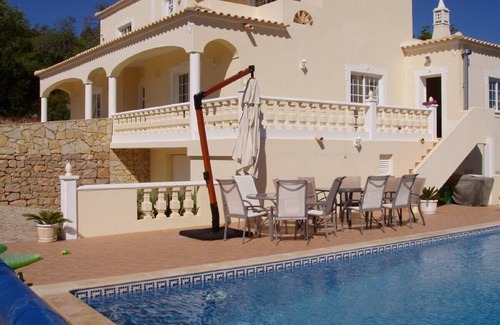 Sao Clemente Villa | Wunderschöne Villa mit beheiztem Schwimmbad in Hügeln mit spektakulärem Ausblick