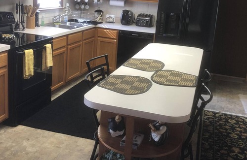 Astor Hütte | Schönes Astor Cottage am Wasser mit Pool, Whirlpool, Strand und WLAN