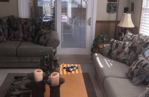 Astor Hütte | Schönes Astor Cottage am Wasser mit Pool, Whirlpool, Strand und WLAN