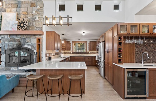 Nordman Kabine | Beautiful Waterfront Cabin with a Hot Tub & Sauna