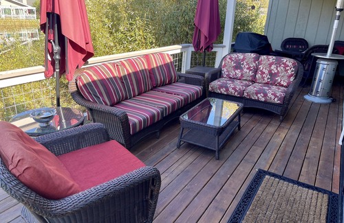 Plumas Eureka Estates Haus | Beautiful Waterfront Townhome on Plumas Pines Golf Course