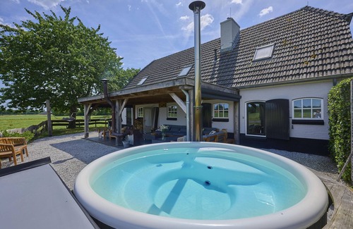 Holten Villa | Beautiful wellness villa with sauna and hot tub