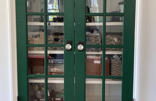 Falmouth Foreside Haus | Beautifully furnished seaside cottage in Falmouth, ME