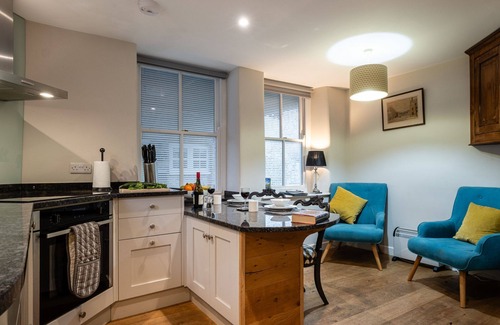 Stow-on-the-Wold Hütte | Beautifully presented dog friendly - Evenlode Cottage