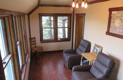 Babb Kabine | Wunderschön restaurierte historische Gästekabine der Park Saddle Horse Company