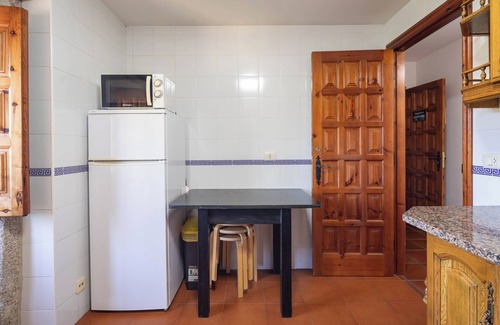 Areas Bed & Breakfast | Bed and Breakfast 'Casa Rectoral Habitacion Triple 3' with Mountain View and Shared Pool