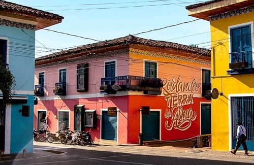 Roldanillo Bed & Breakfast | Bed & Breakfast in a Panoramic view in Roldanillo with AC, WiFi, Water heater