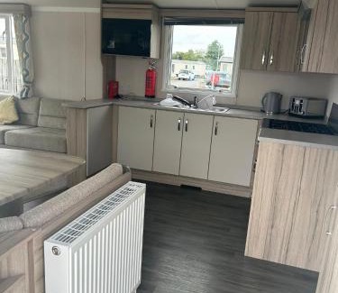 Kirby Misperton Haus | Beech Grove 10 Flamingo land