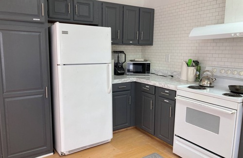 Rome Hütte | Belgrade Lakes Cottage w/ Long Pond beach access close to Augusta, Colby College