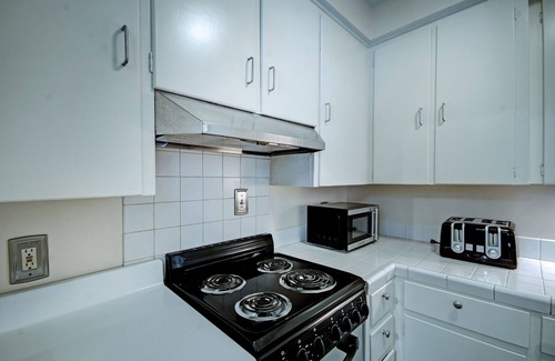 Greater Belhaven Wohnung | Belhaven apartment across the street from Baptist Hospital