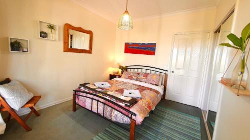 Bonnie Doon Haus | Belkampar Retreat - Authentic Farm Style Home - Perfect For Families and Large Groups!