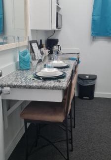 Gambier Wohnung | BELL At The Airport Suites Adults Only - Free Airport Transportation