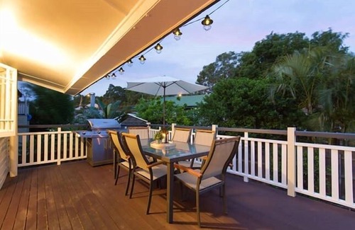 Bulimba Haus | Familienfreundlich / Free Wifi / 3Brm + Studienecke / 1. 5 Bad / Klimaanlage / HaustiereOk / Deck