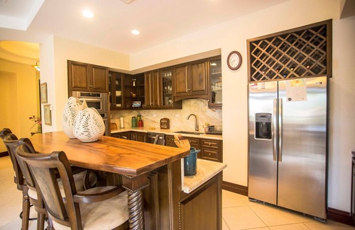 Herradura Villa | Bella Vista 3F- 3 bdr 3 1 2 Bath Family