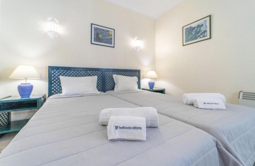 Correeira Wohnung | Bella Vista - Apt 103 by HelloVacations