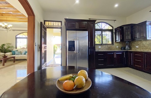 Garabito Haus | Bella Vista Private Resort, Perfect for Weddings, 9 bedrooms, Sleeps 24