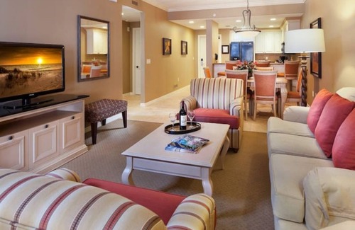 Redevelopment Area Eigentumswohnung | Bellasera Resort 2 Bd Luxury Condo with Pool, Jazz Club and Restaurant