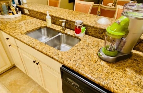 Redevelopment Area Eigentumswohnung | Bellasera Resort 2 Bd Luxury Condo with Pool, Jazz Club and Restaurant