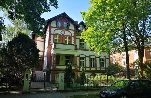 Zehlendorf Wohnung | Belle Etage in Villenviertel Berliner Südwesten