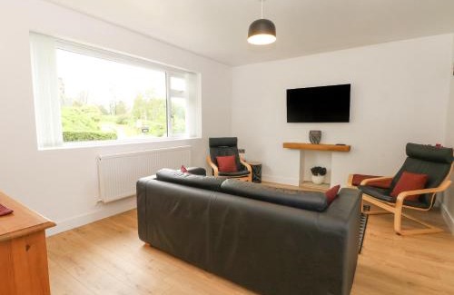 Mow Cop Haus | Belle Vue