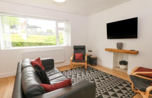 Mow Cop Haus | Belle Vue