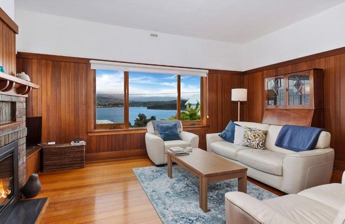 Bellerive Haus | Bellerive Bluff Magic - A Tranquil Panoramic Escape