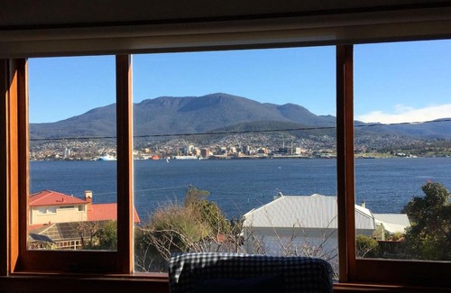Bellerive Haus | Bellerive Bluff Magic - A Tranquil Panoramic Escape